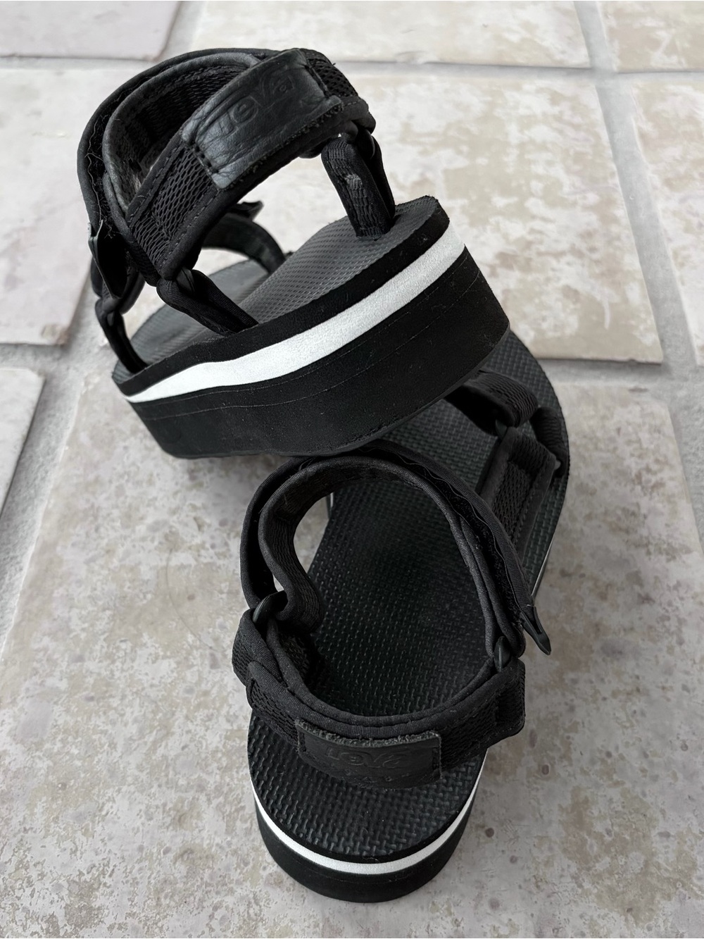 Teva Black & White 1102451 Platform Sandals Women’s 7, Sporty, Casual, Hippie - Picture 4 of 15